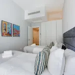' Exclusive Riverside Haven In Top-location ' Apartment