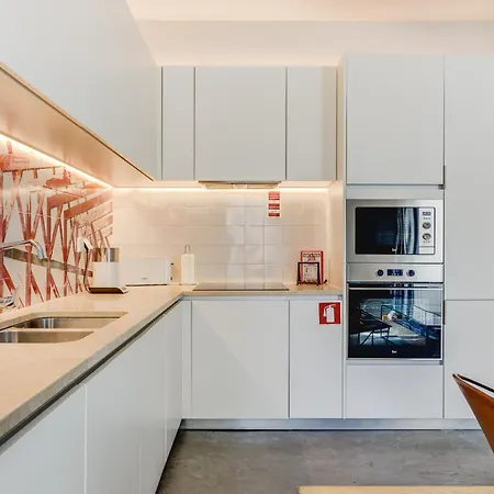 Апартаменты ' Exclusive Riverside Haven In Top-location ' *