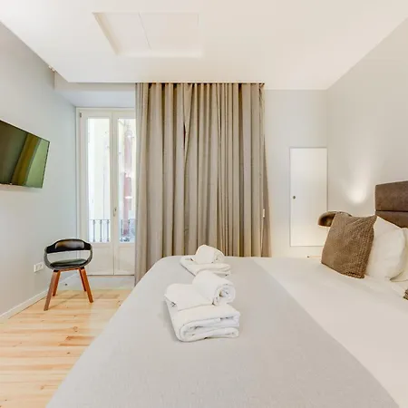 Апартаменты ' Exclusive Riverside Haven In Top-location ' *